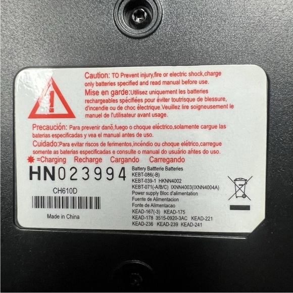 Motorola TALKABOUT T8500 Two Way Radios With Charger And Two Xtra faces set of 2 - Picture 11 of 13